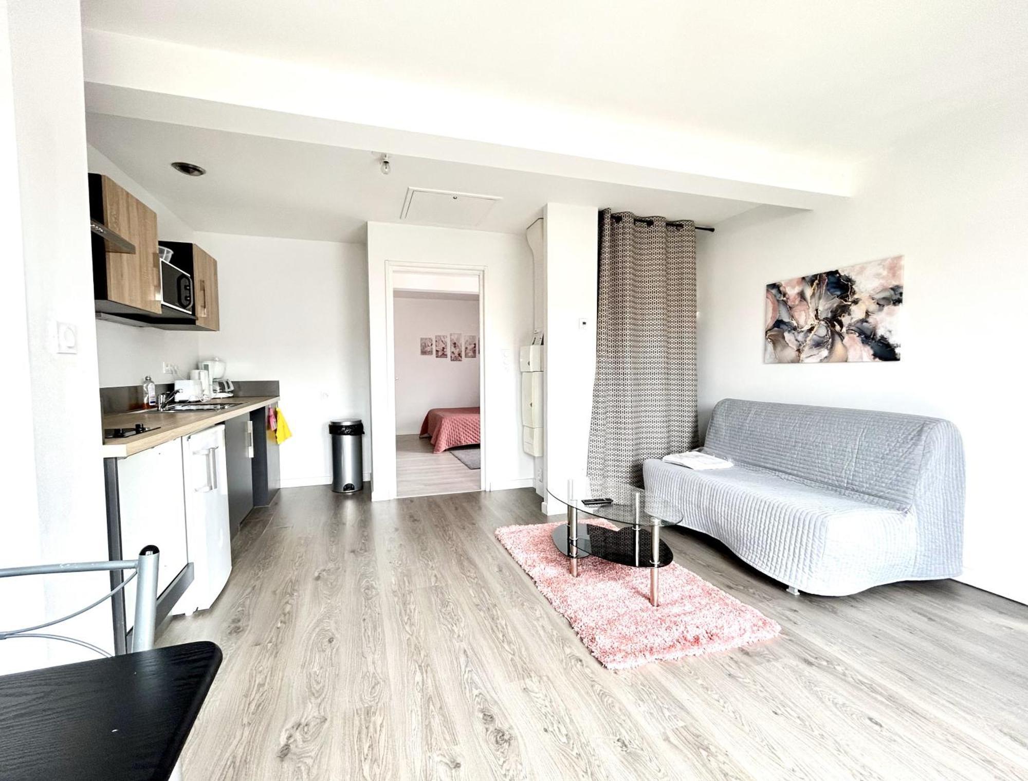 Du Vignoble A L'Atlantique - Residence Montifault Gites Du 2 Au 3 Pieces Le Pallet ภายนอก รูปภาพ
