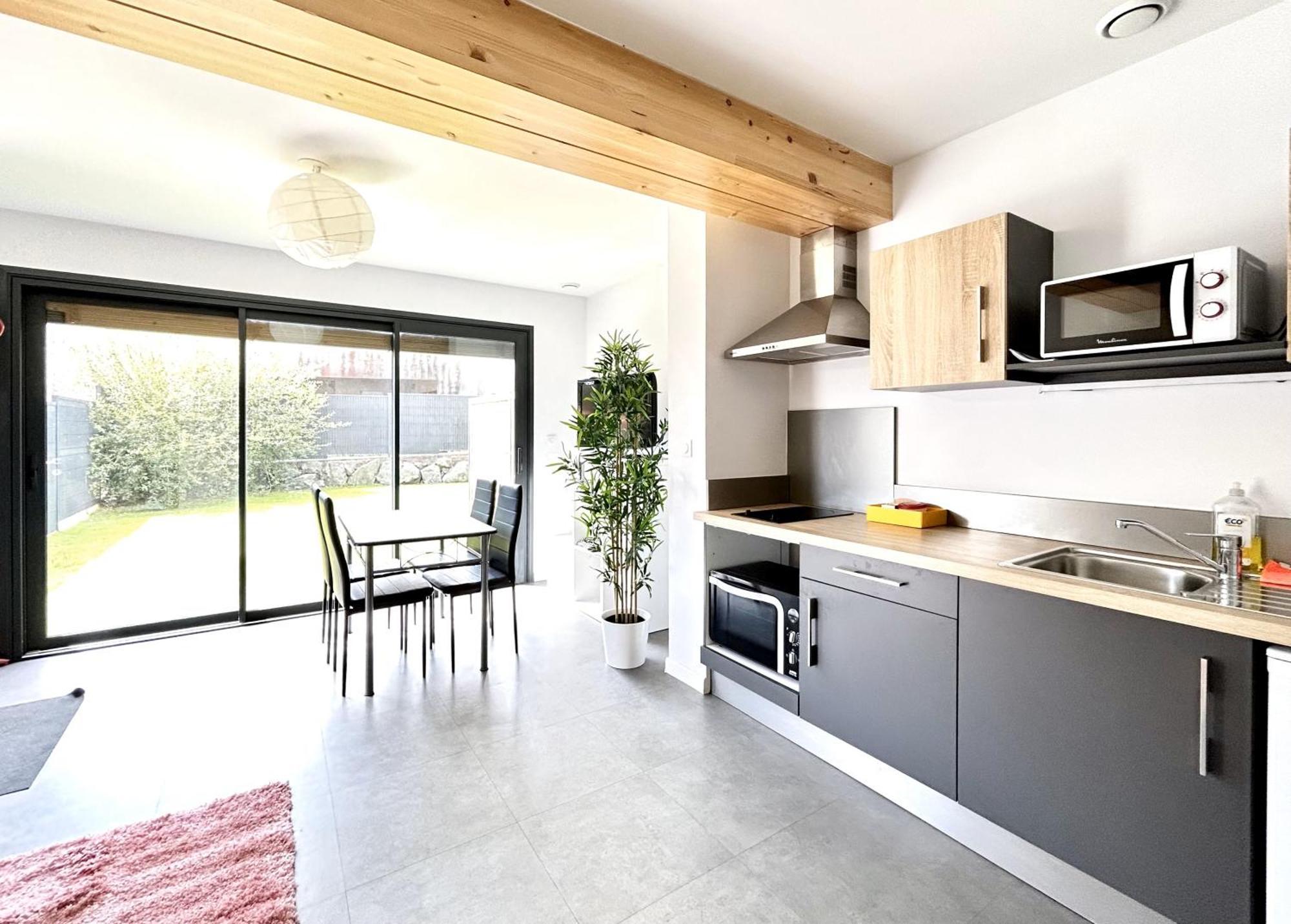 Du Vignoble A L'Atlantique - Residence Montifault Gites Du 2 Au 3 Pieces Le Pallet ภายนอก รูปภาพ