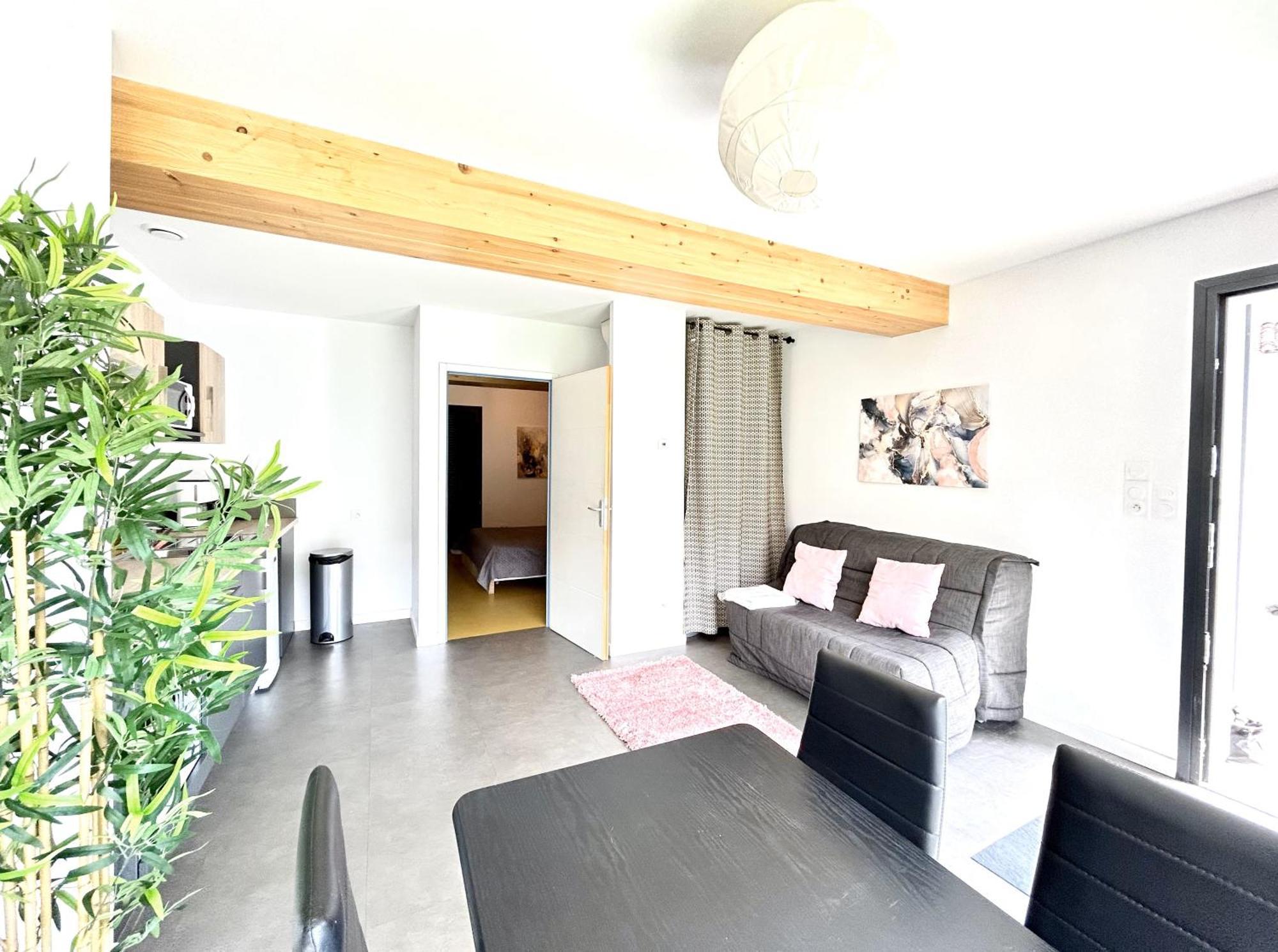 Du Vignoble A L'Atlantique - Residence Montifault Gites Du 2 Au 3 Pieces Le Pallet ภายนอก รูปภาพ